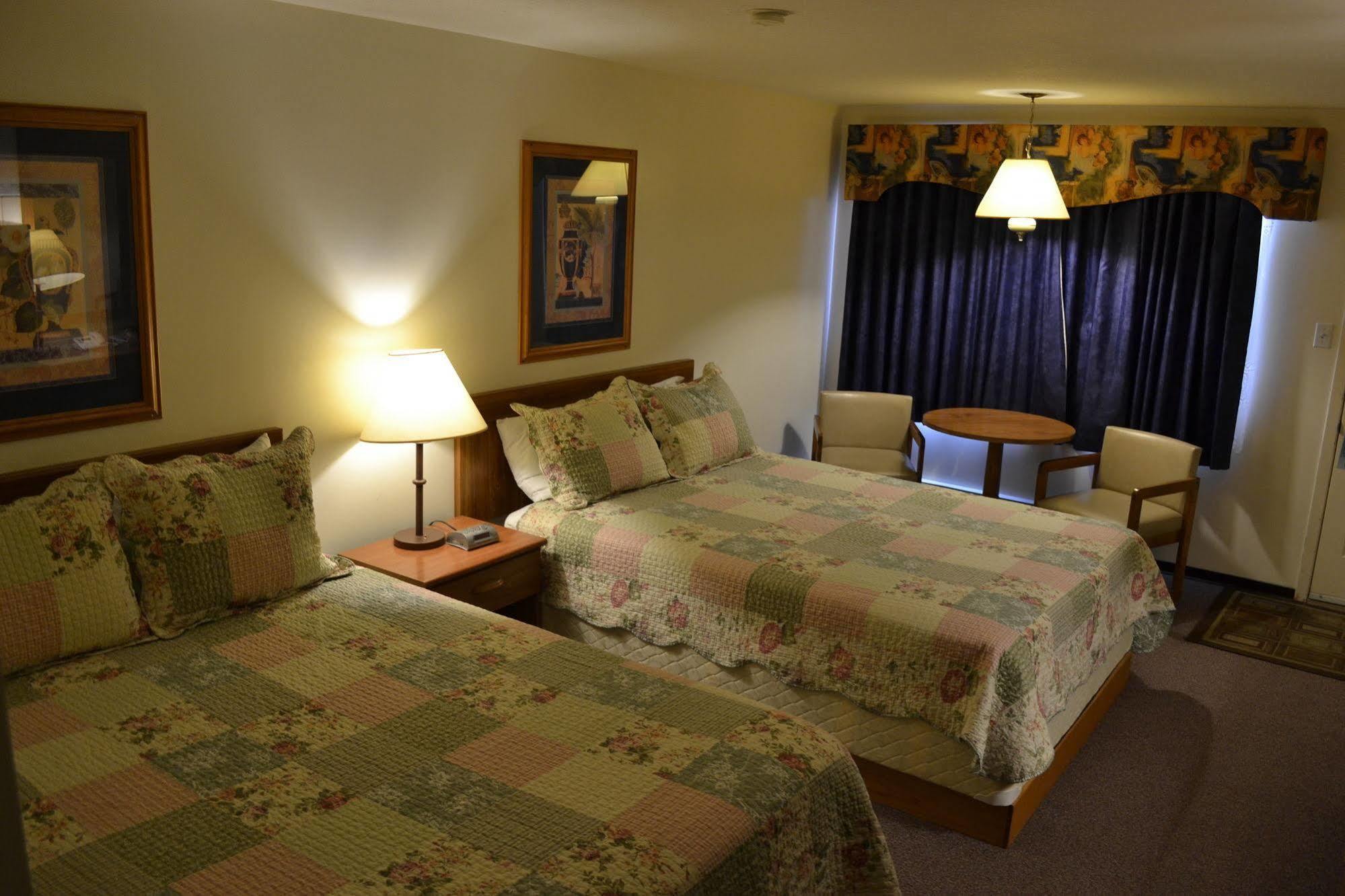 Ranchmen Motel เมดิซีนแฮท ภายนอก รูปภาพ